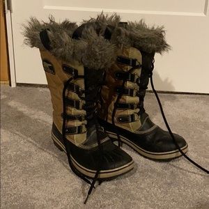 Sorel Tall Joan of Arc Winter Boots Size 9